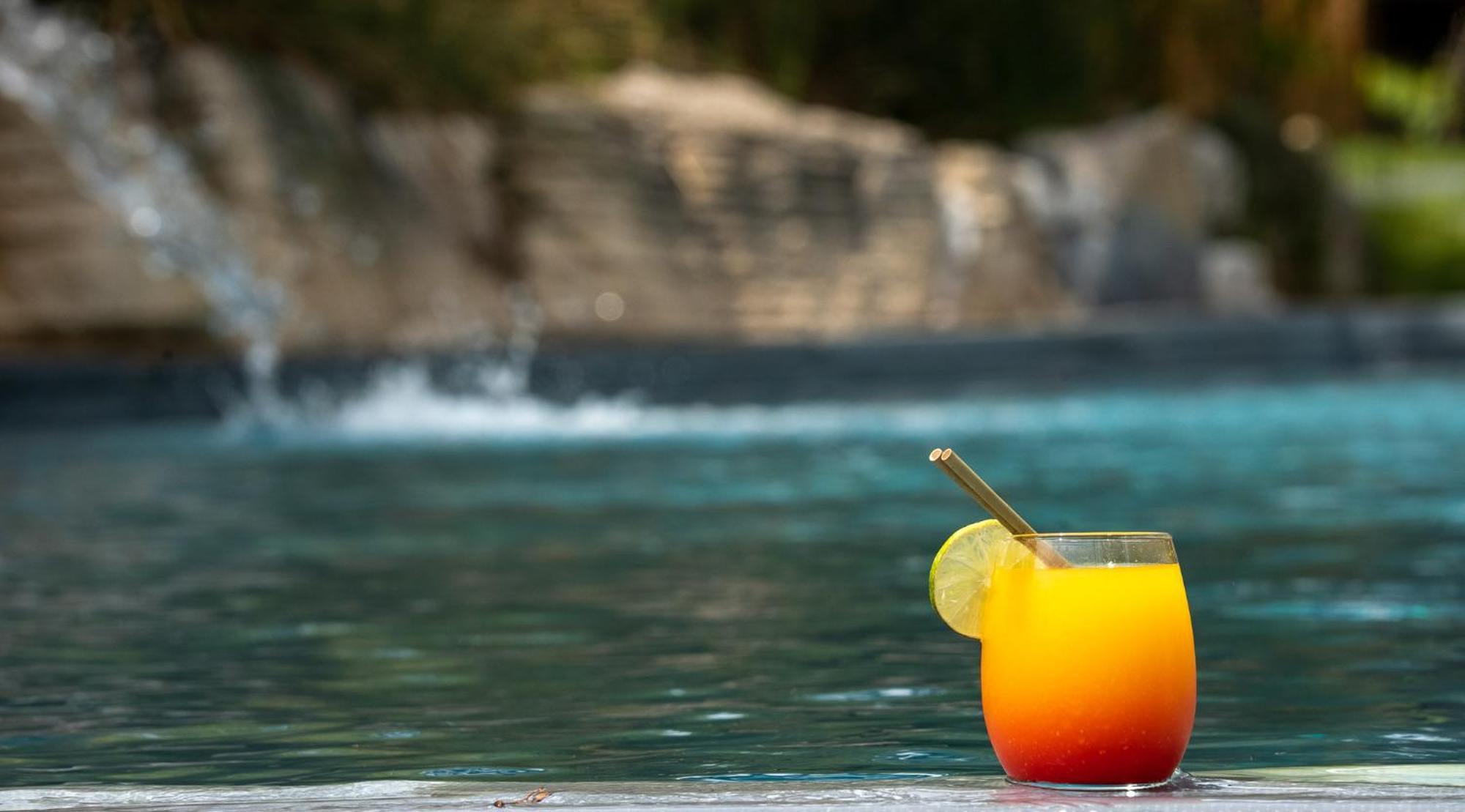 Bukubaki Eco Surf Hotel Ferrel Kültér fotó